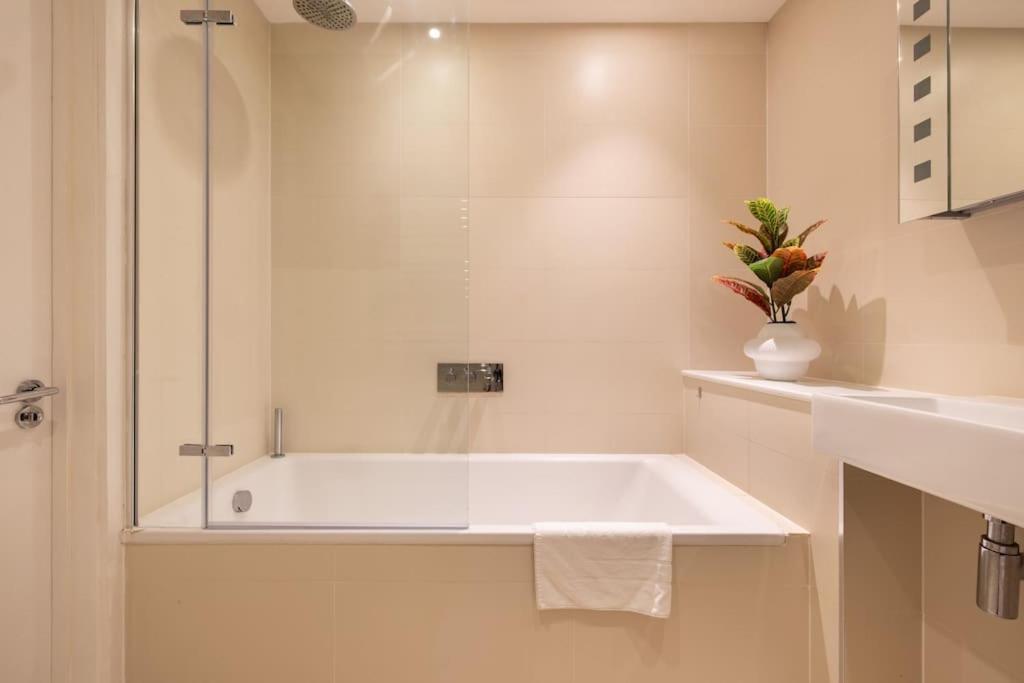 לונדון Wild Roses Serviced Apartments - Borough מראה חיצוני תמונה